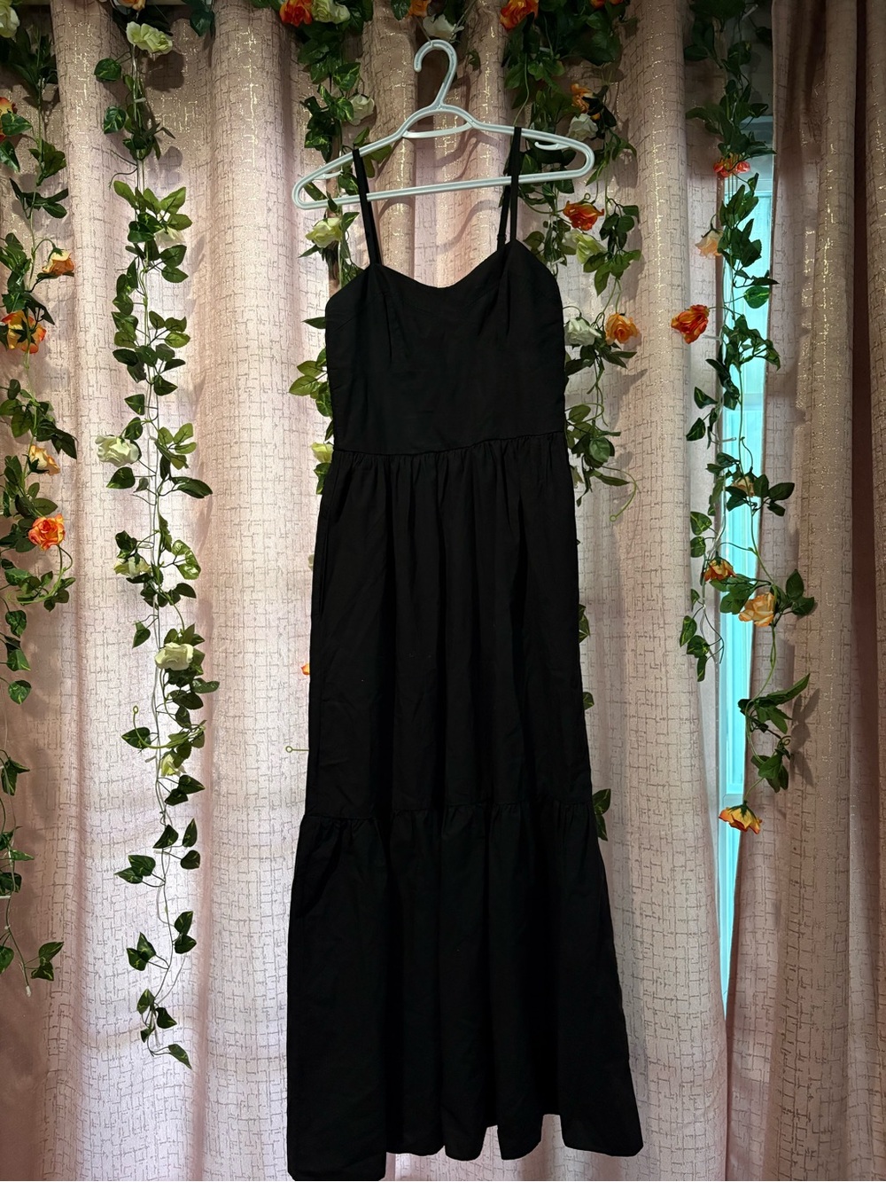 Sleeveless Black Maxi Dress with Spaghetti Straps